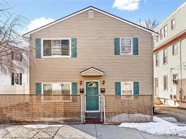 367-369 Hawkins St, Providence, RI 02904