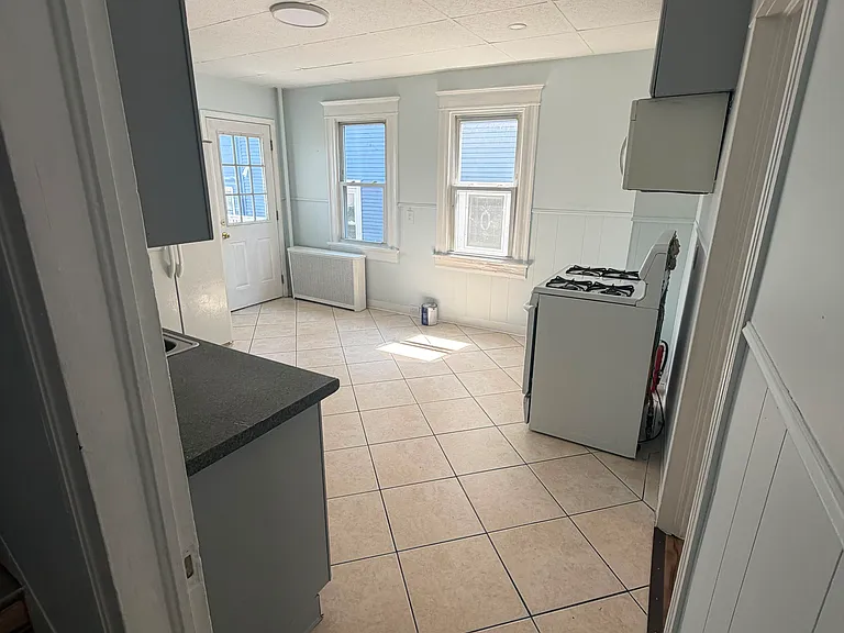 493 Madison St — Photo 13