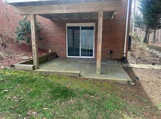 9010 Mountain Valley Rd, Fairfax Station, VA 22039