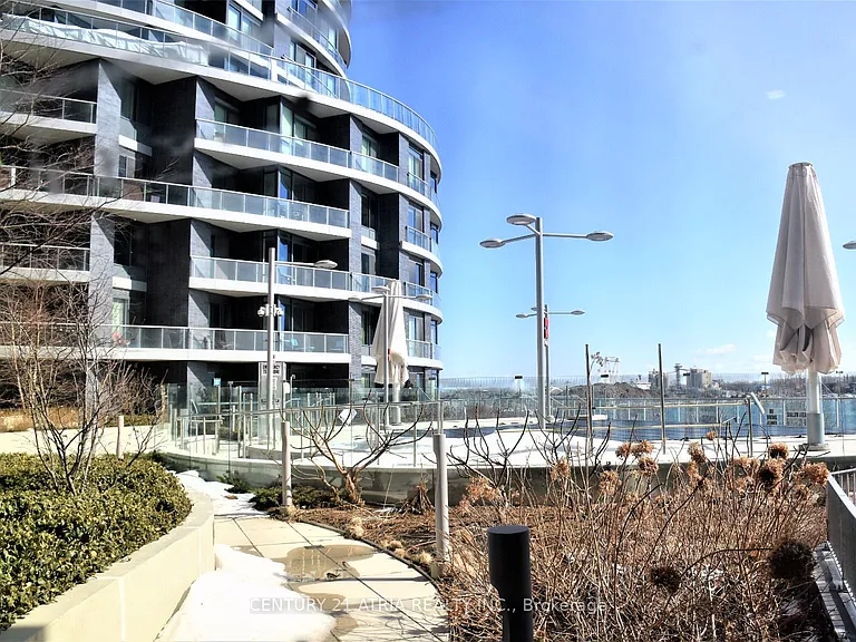 1 Edgewater Dr #GPH24 — Photo 28