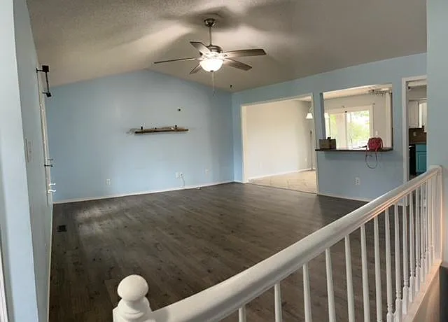128 E Derby Hills Dr — Photo 2
