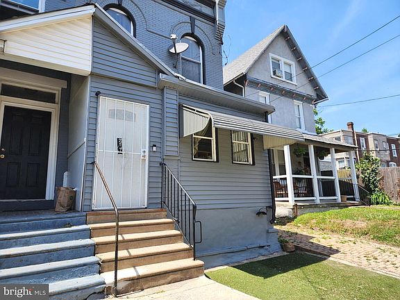 3rd image of 217 W Duval St