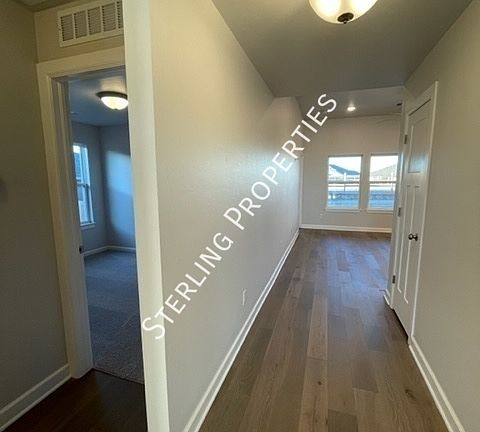 4th image of 1125 Piper St