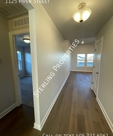 1125 Piper St — Photo 4