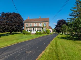 6952 Ontario Center Rd, Ontario, NY 14519