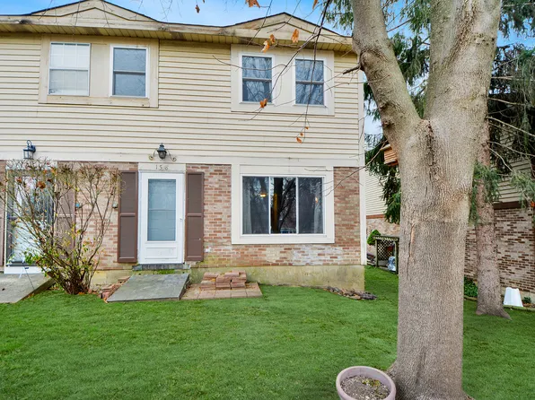 158 S Lake St, Mundelein, IL 60060