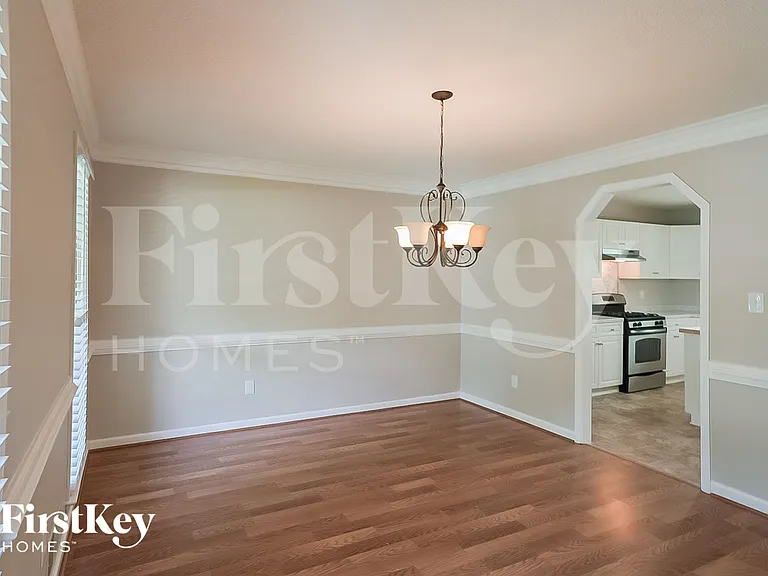 174 Somerset Ln — Photo 5
