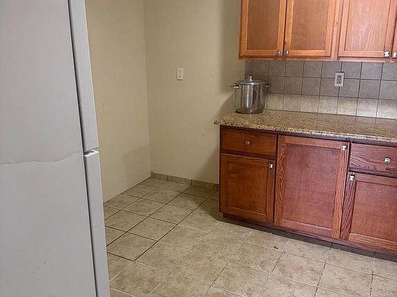 3rd image of 400 Glendale Rd #K32