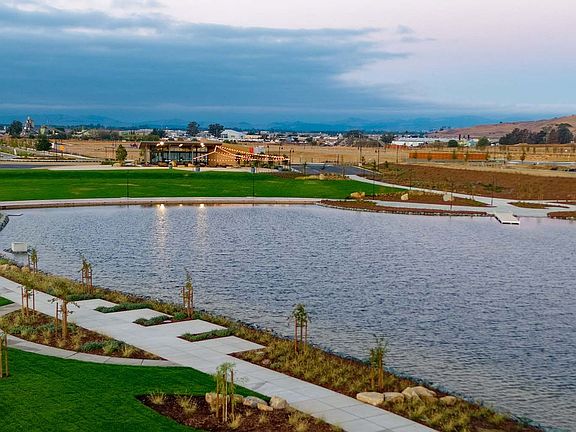 5th image of 2468 Lake Club Dr