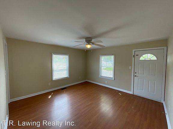 2nd image of 813 E Catawba St