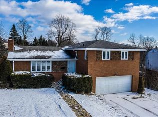 58 Rose Leaf Rd, Pittsburgh, PA 15220