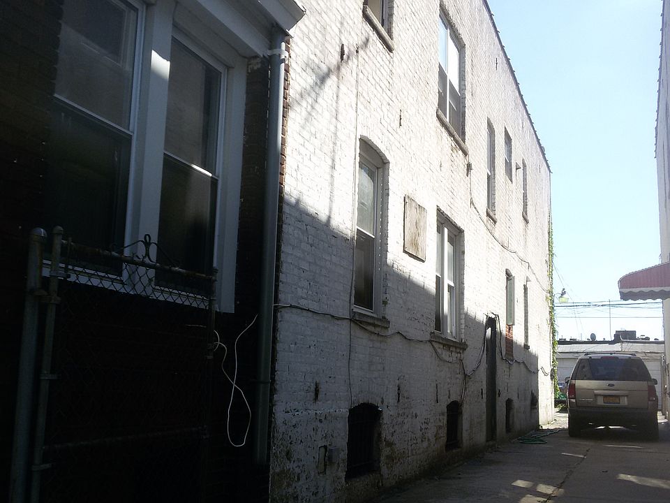 2nd image of 1636 Carroll St
