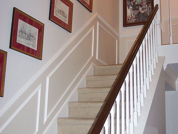 stair to 2nd level