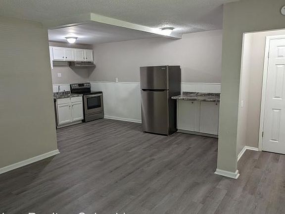 2nd image of 102 Marietta St #2