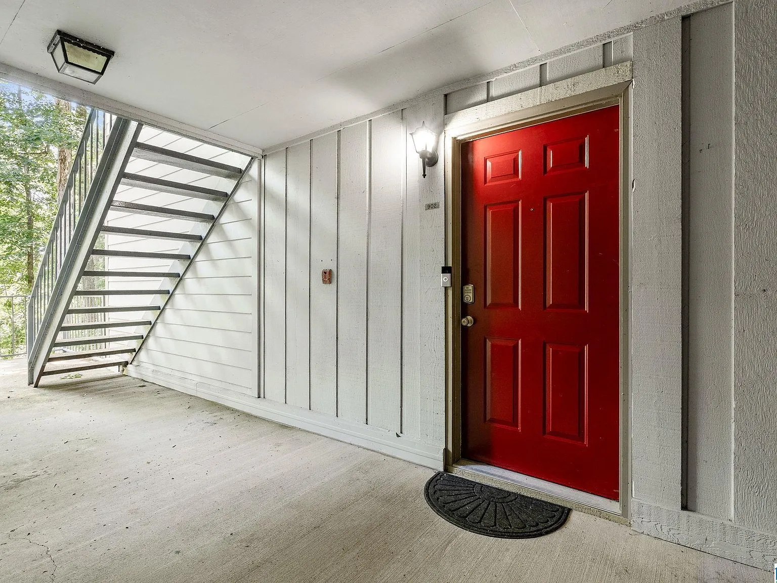 1 bed, 1.5 bath, 1001 sqft, $1,500 — Photo 3