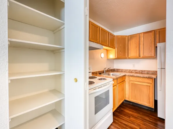 Fairway Valley Apartments