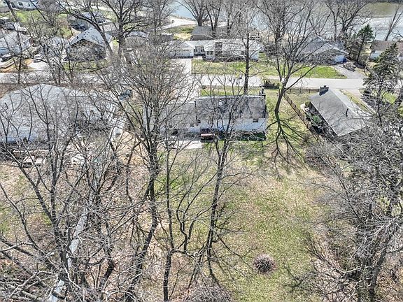 5th image of 4000 Bayview Dr