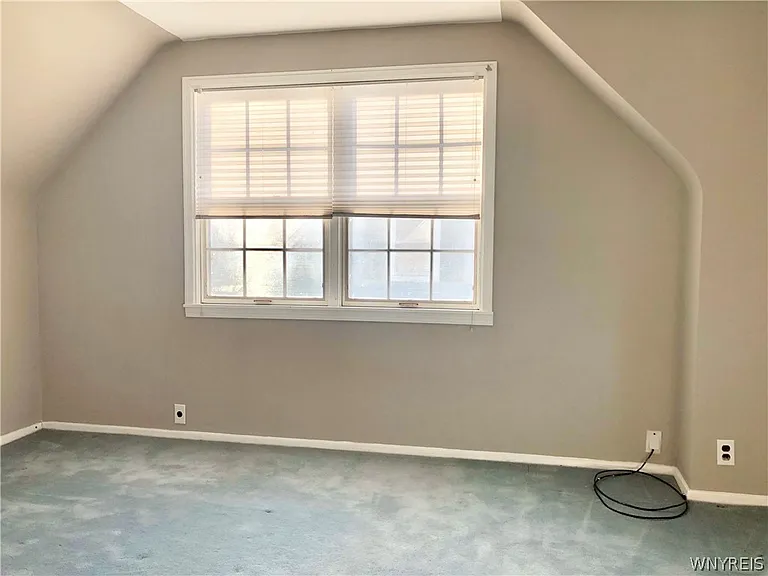 200 Koenig Rd — Photo 18