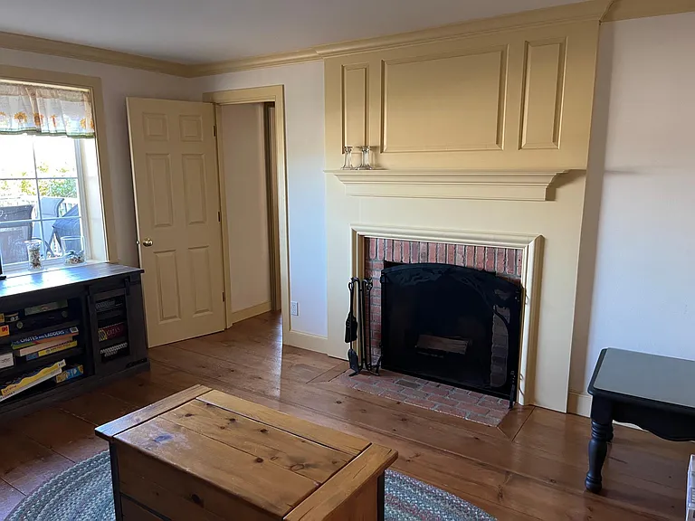 789 Alexander St — Photo 10