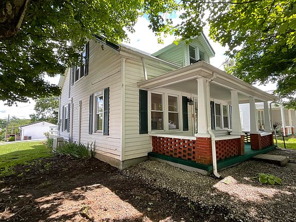 3rd image of 728 Main St