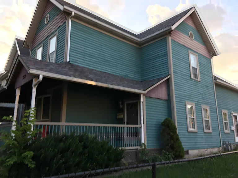 E Ohio St — Photo 20