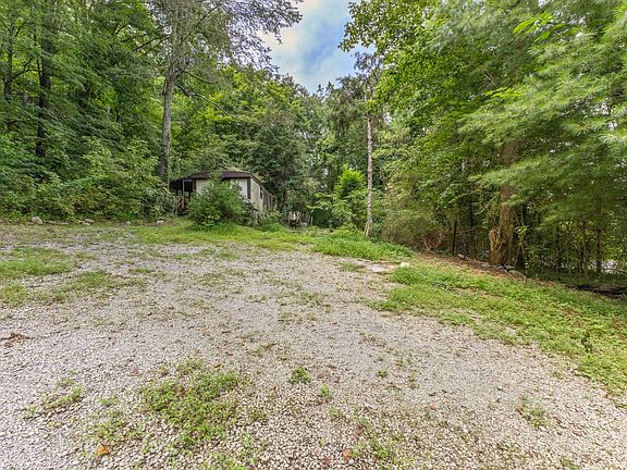 5th image of 2481 Tinnin Rd