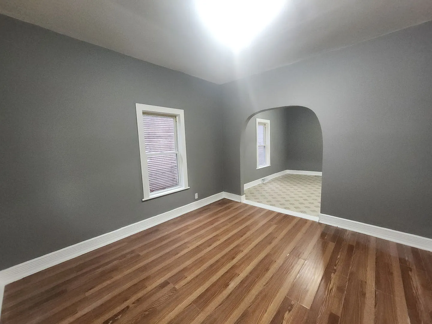 2 bed, 900 sqft, $1,050 — Photo 2
