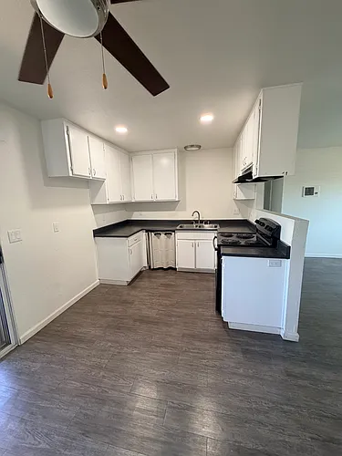 715 B St #12 Photo 1