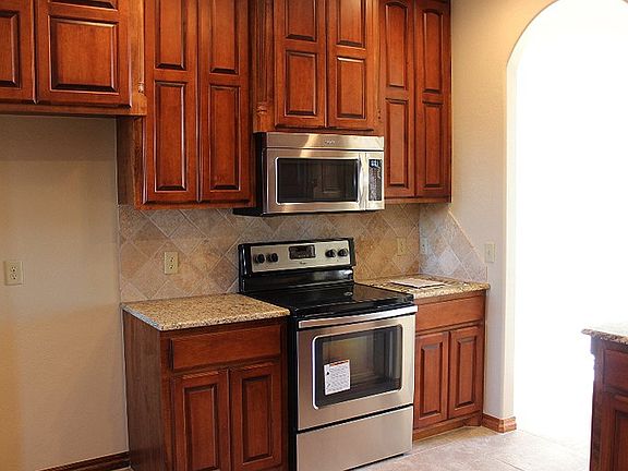 5th image of 8218 SW Sun Valley Dr