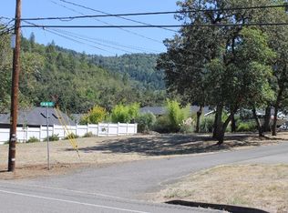 723 Page Rd, Winchester, OR 97495