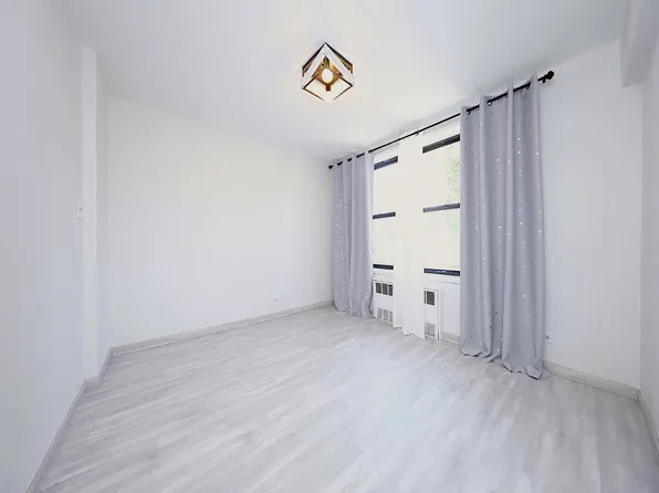 1577 East 17th Street image 14 of 22