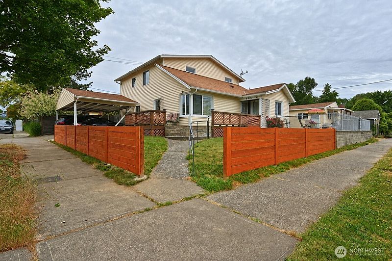 3rd image of 5402 S Cloverdale Street