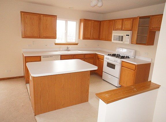 3rd image of 1156 Shorewood Ct
