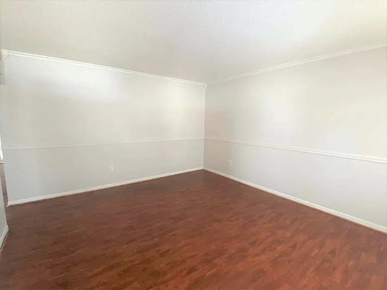 22820 Beechwood Ave — Photo 8