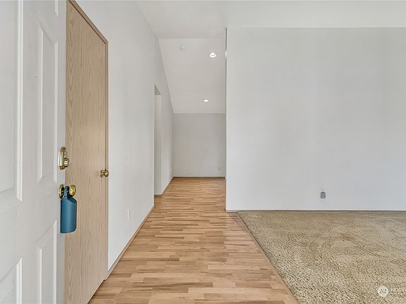 3rd image of 4611 S Sheridan Avenue