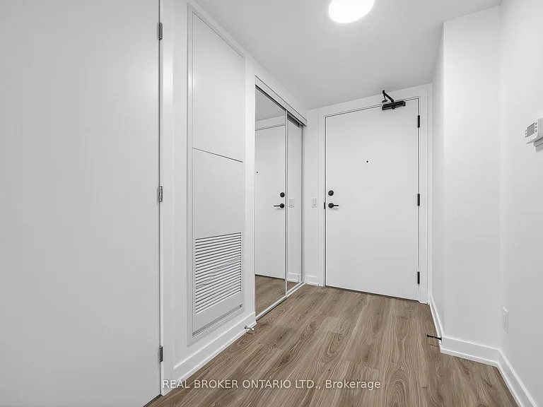 100 Queen St E #1912 — Photo 19