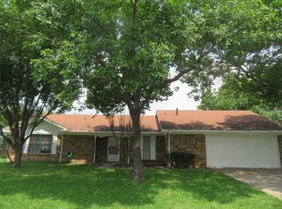 111 Lexington Dr, Terrell, TX 75160