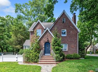 300 Manor Rd, Englewood, NJ 07631