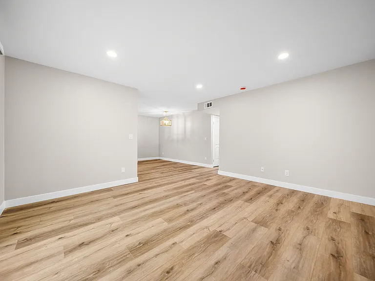 1225 Stanley Ave #203 — Photo 5