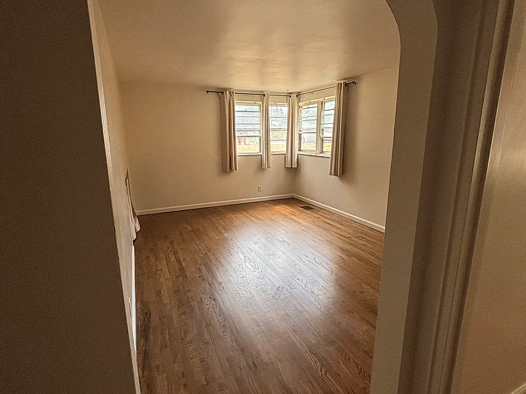 122 W 7th Ave #C — Photo 3
