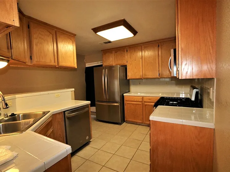 1320 Crater Ave — Photo 4