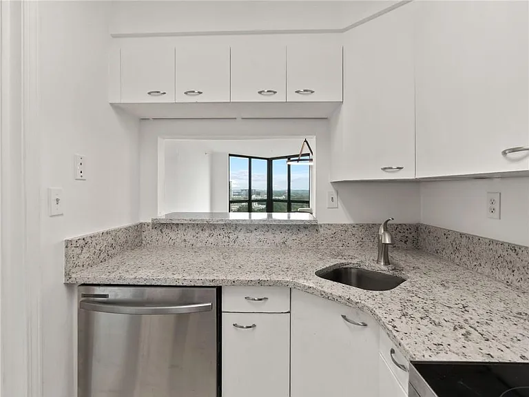 2870 Pharr Court South NW #NW-2602-2602 — Photo 18