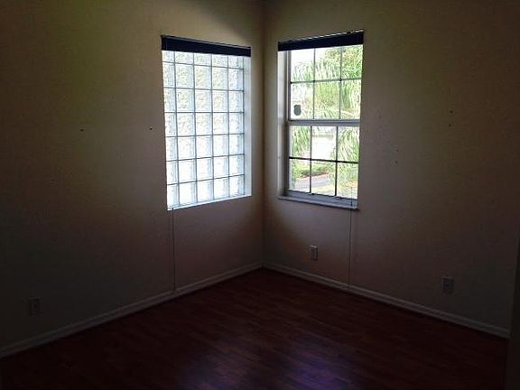 2nd image of 1864 Salerno Cir