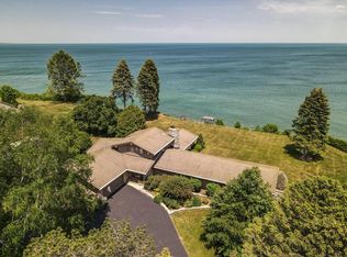 820 Waters Edge Rd, Racine, WI 53402