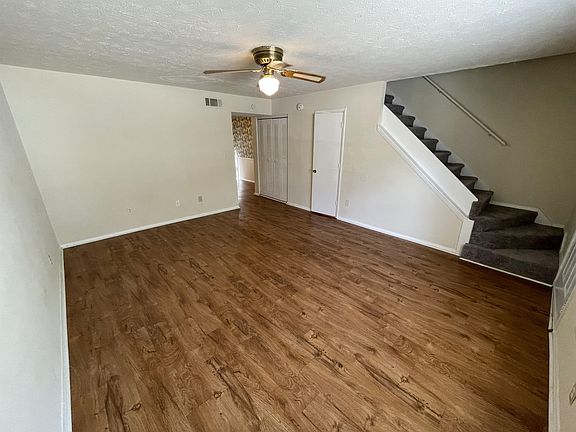 3rd image of 2892 Spruce Cir