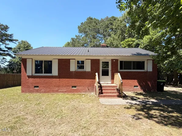 102 House Street, Robersonville, NC 27871