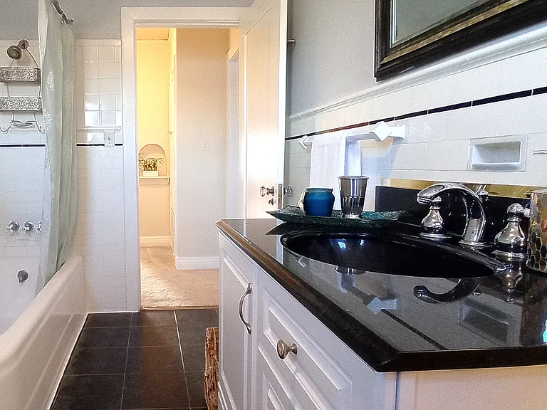 1070 S Cloverdale Ave #2B — Photo 12