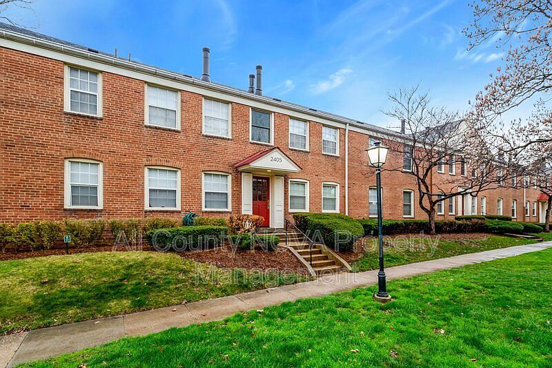 1st image of 2405 Arlington Blvd APT 101