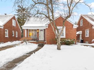 19265 Tyrone St, Harper Woods, MI 48225