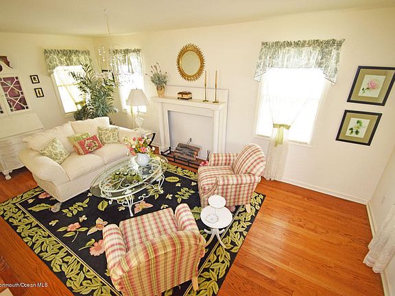 2nd image of 167 Park Ave